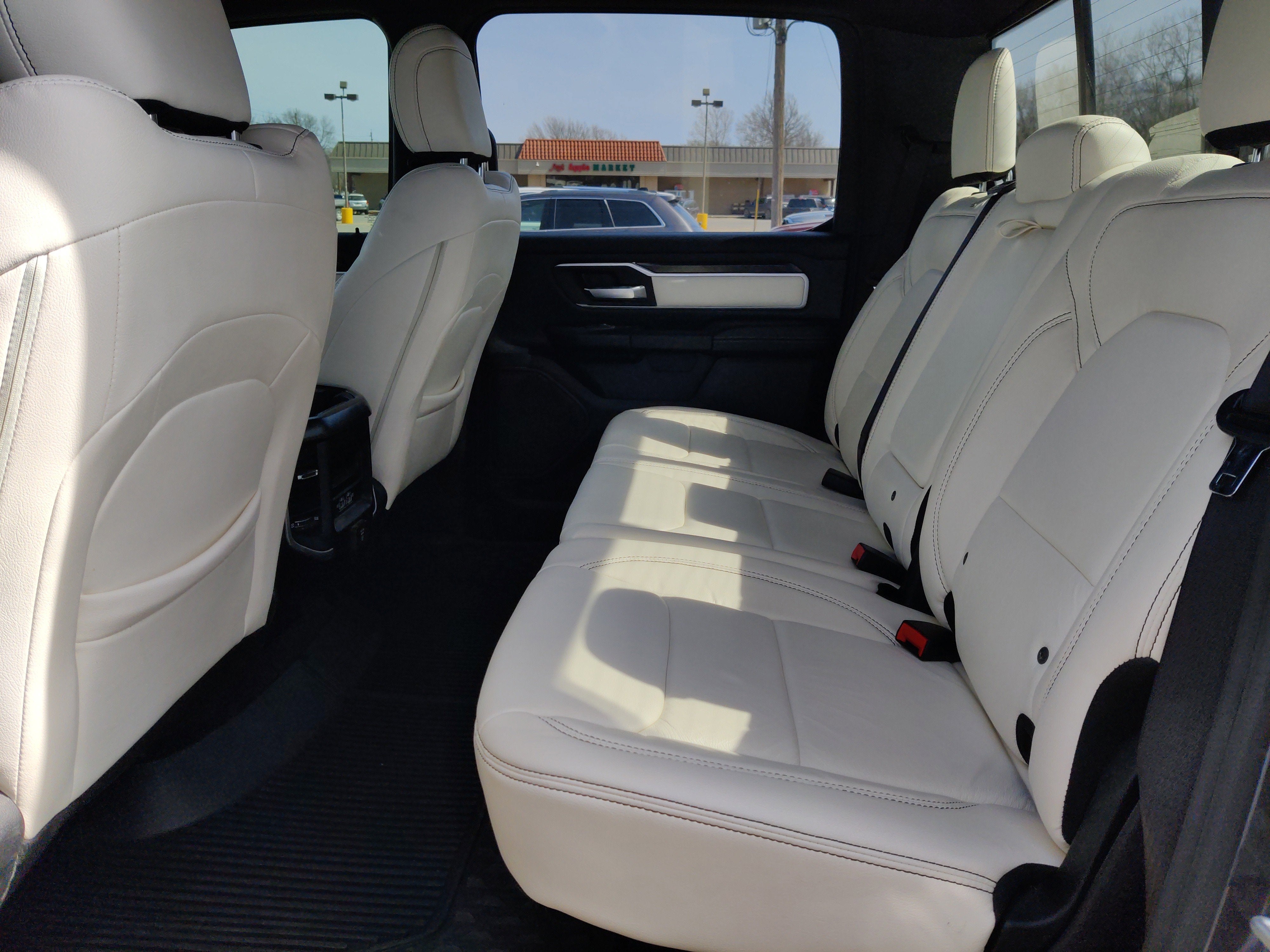 2022 RAM 1500 Big Horn Crew Cab 4x4 5'7' Box