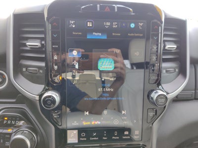 2022 RAM 1500 Big Horn Crew Cab 4x4 5'7' Box