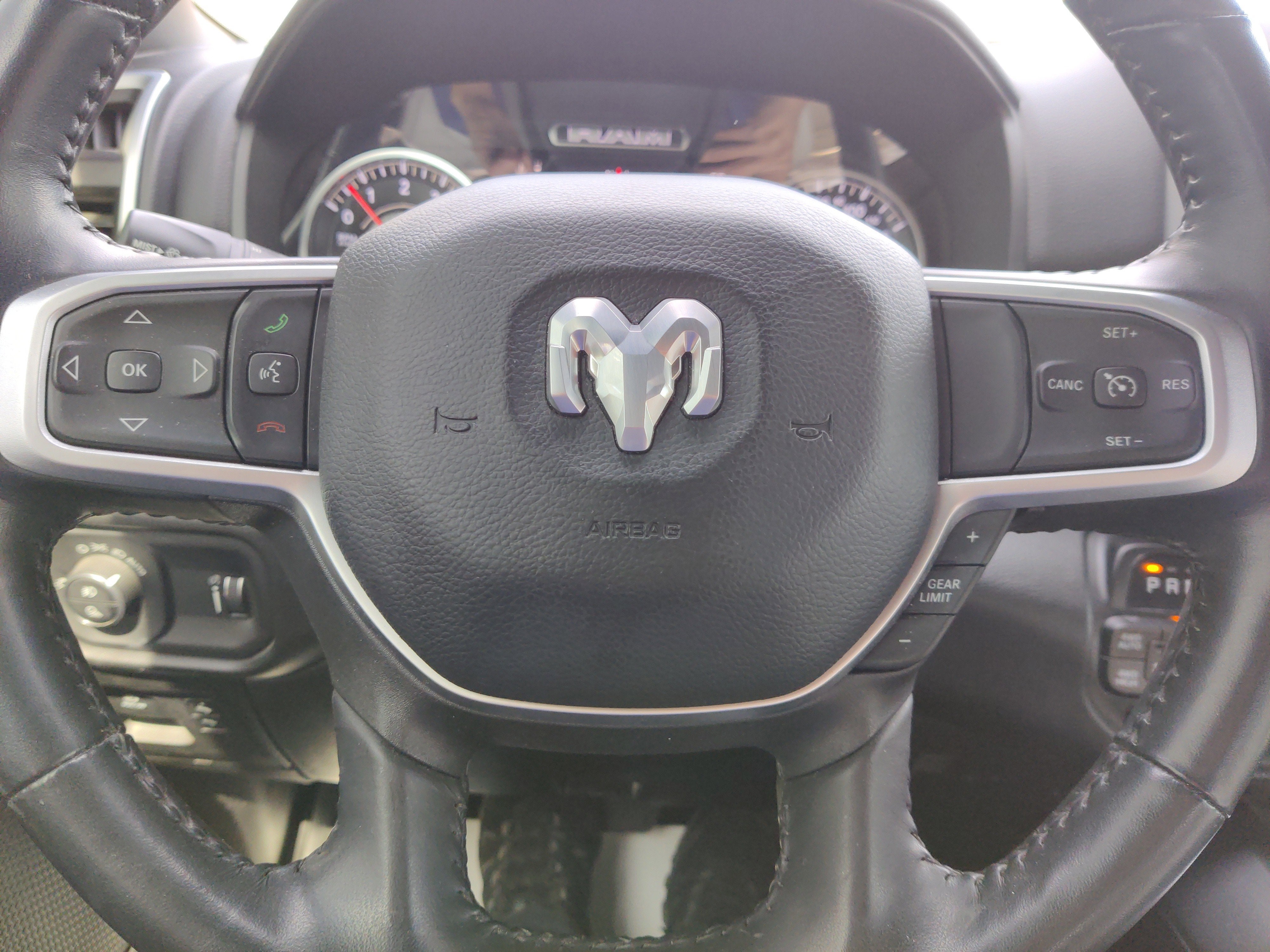 2022 RAM 1500 Big Horn Crew Cab 4x4 5'7' Box