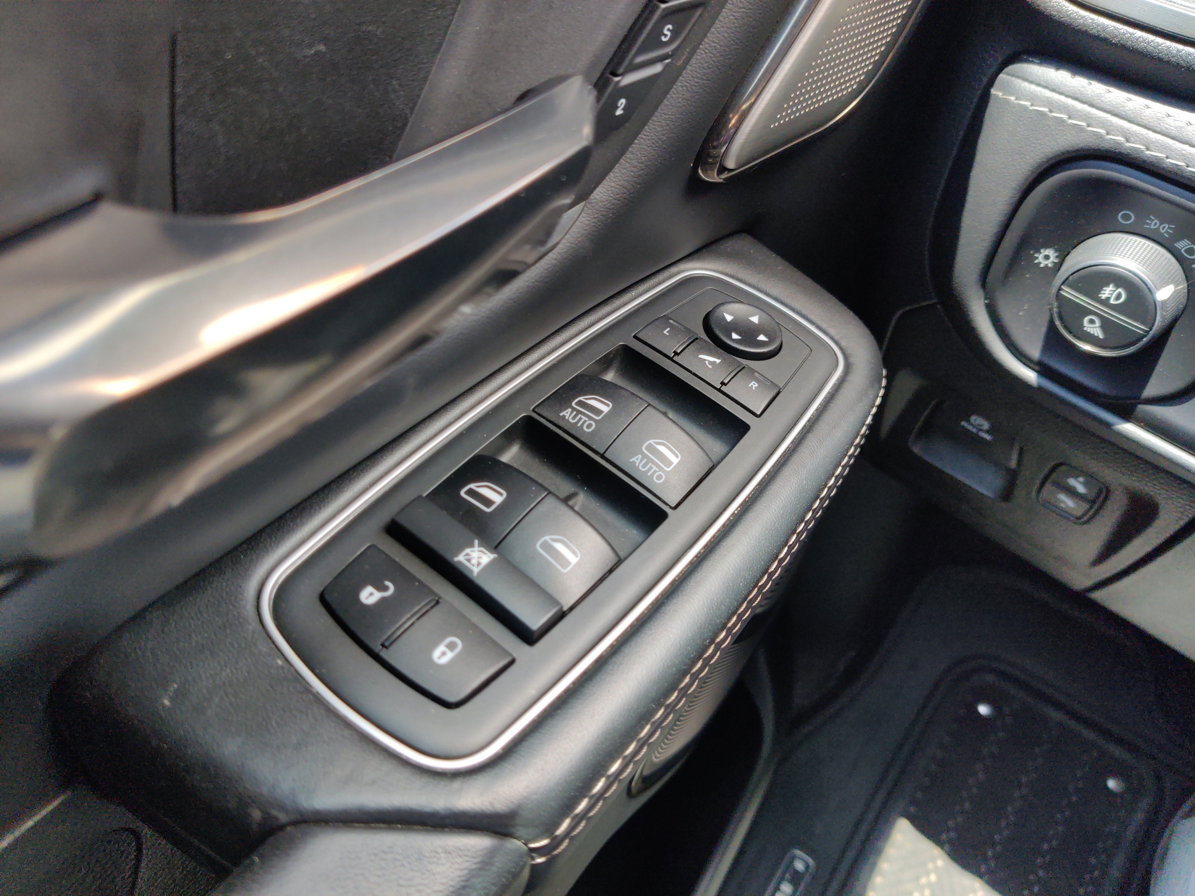 2021 RAM 1500 Limited Crew Cab 4x4 5'7' Box