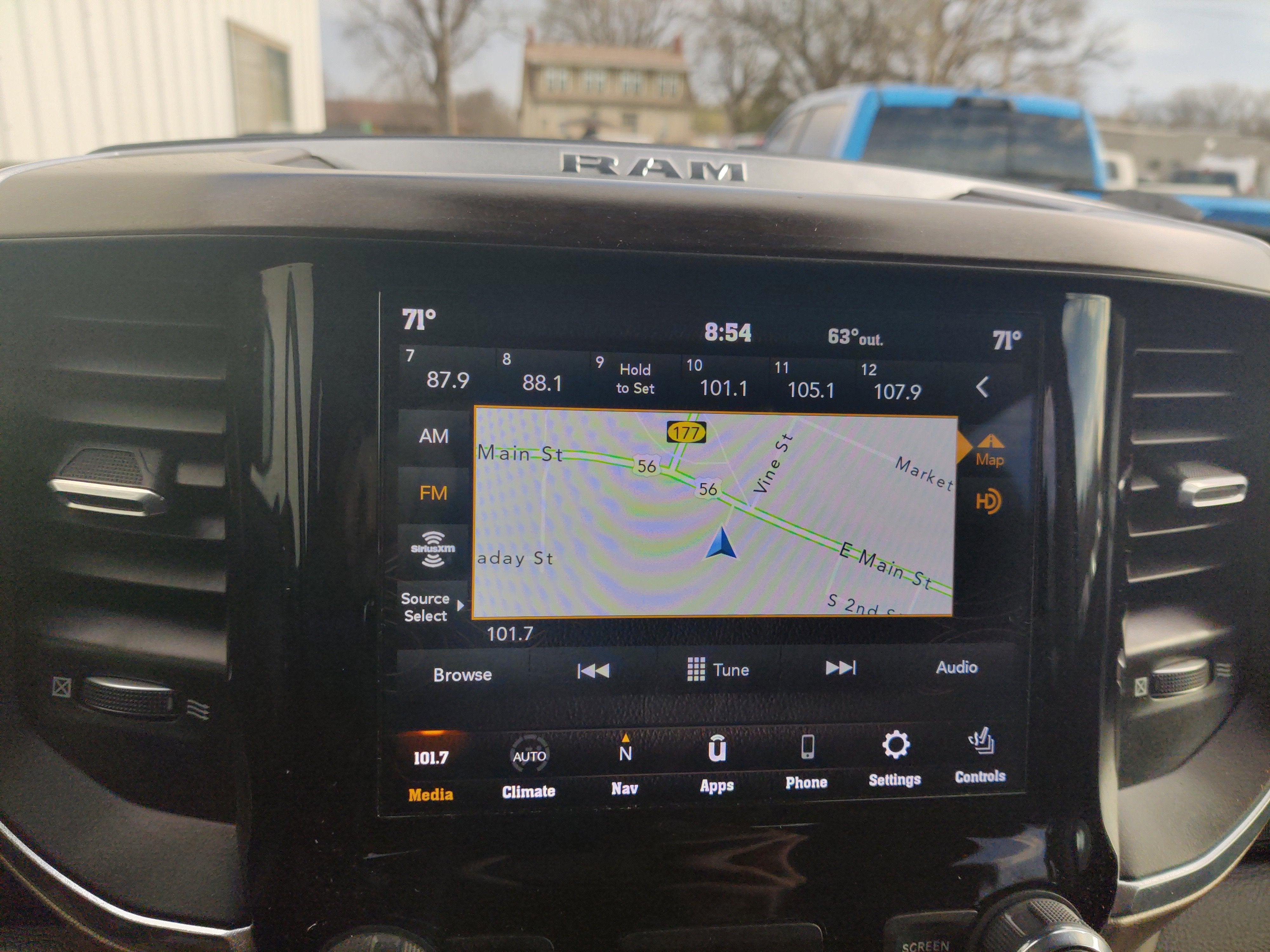 2021 RAM 1500 Laramie Crew Cab 4x4 5'7' Box