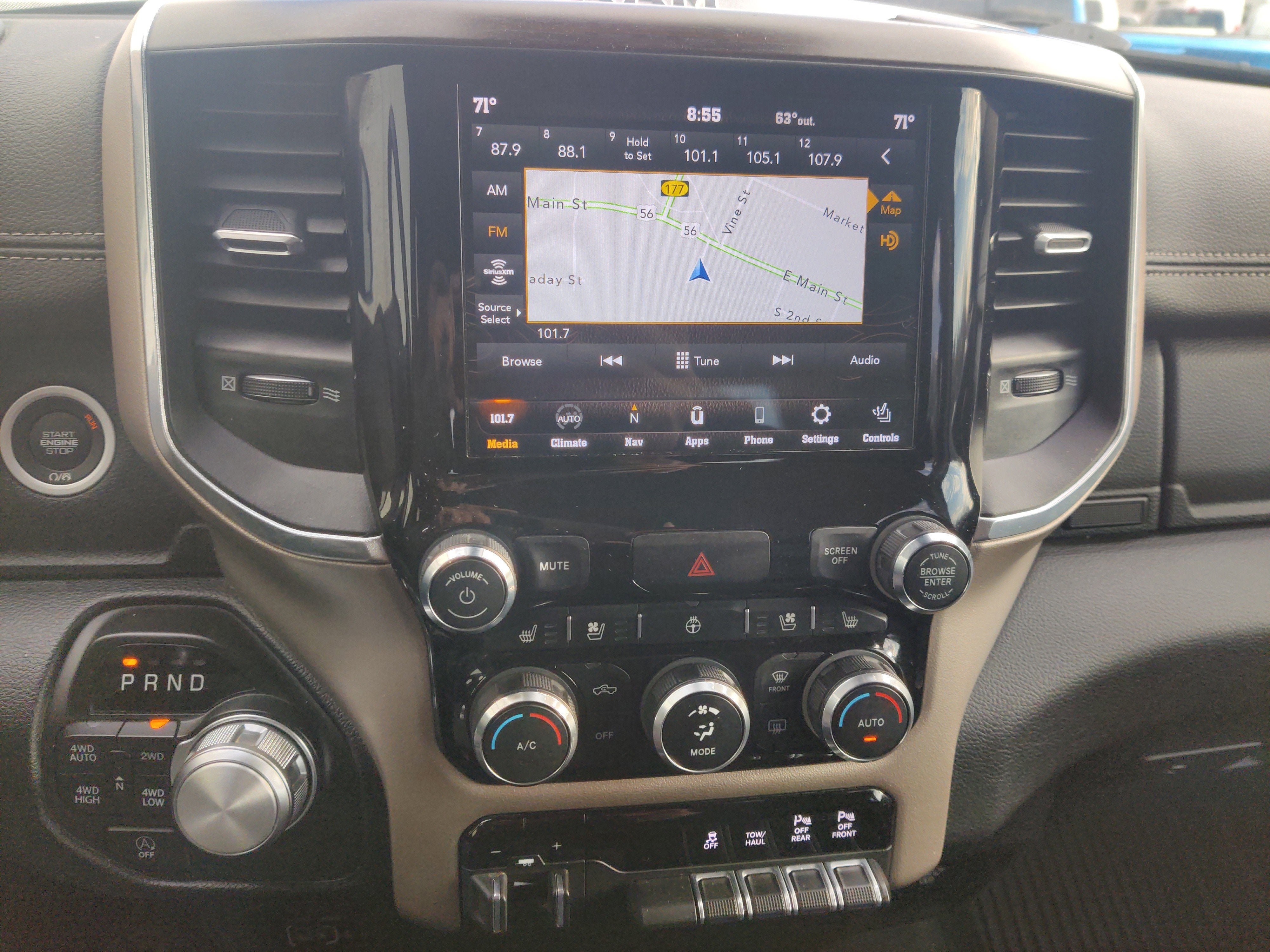 2021 RAM 1500 Laramie Crew Cab 4x4 5'7' Box