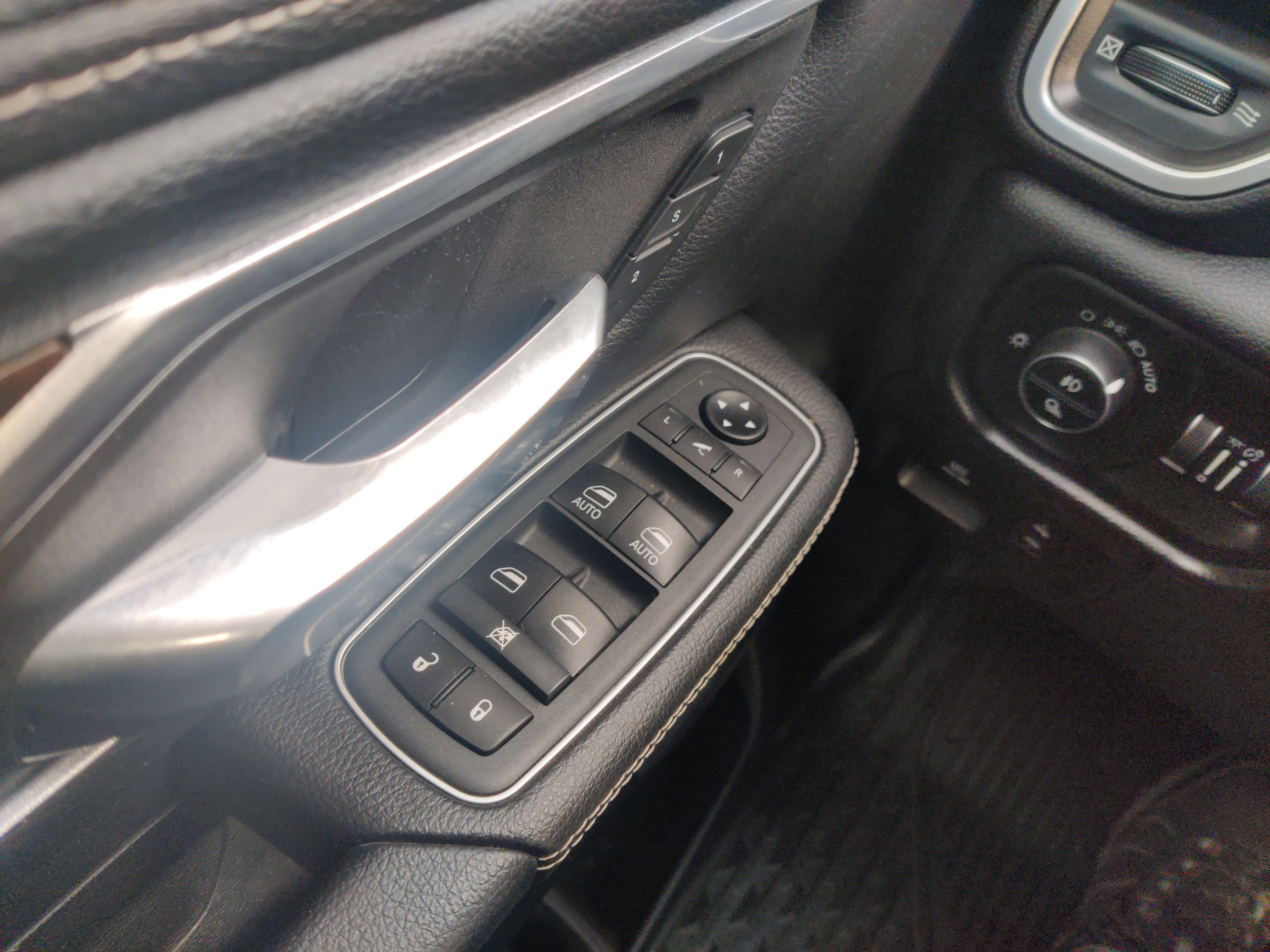 2021 RAM 1500 Laramie Crew Cab 4x4 5'7' Box