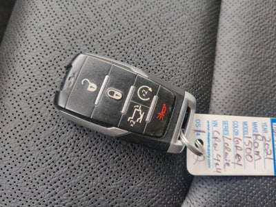 2021 RAM 1500 Laramie Crew Cab 4x4 5'7' Box