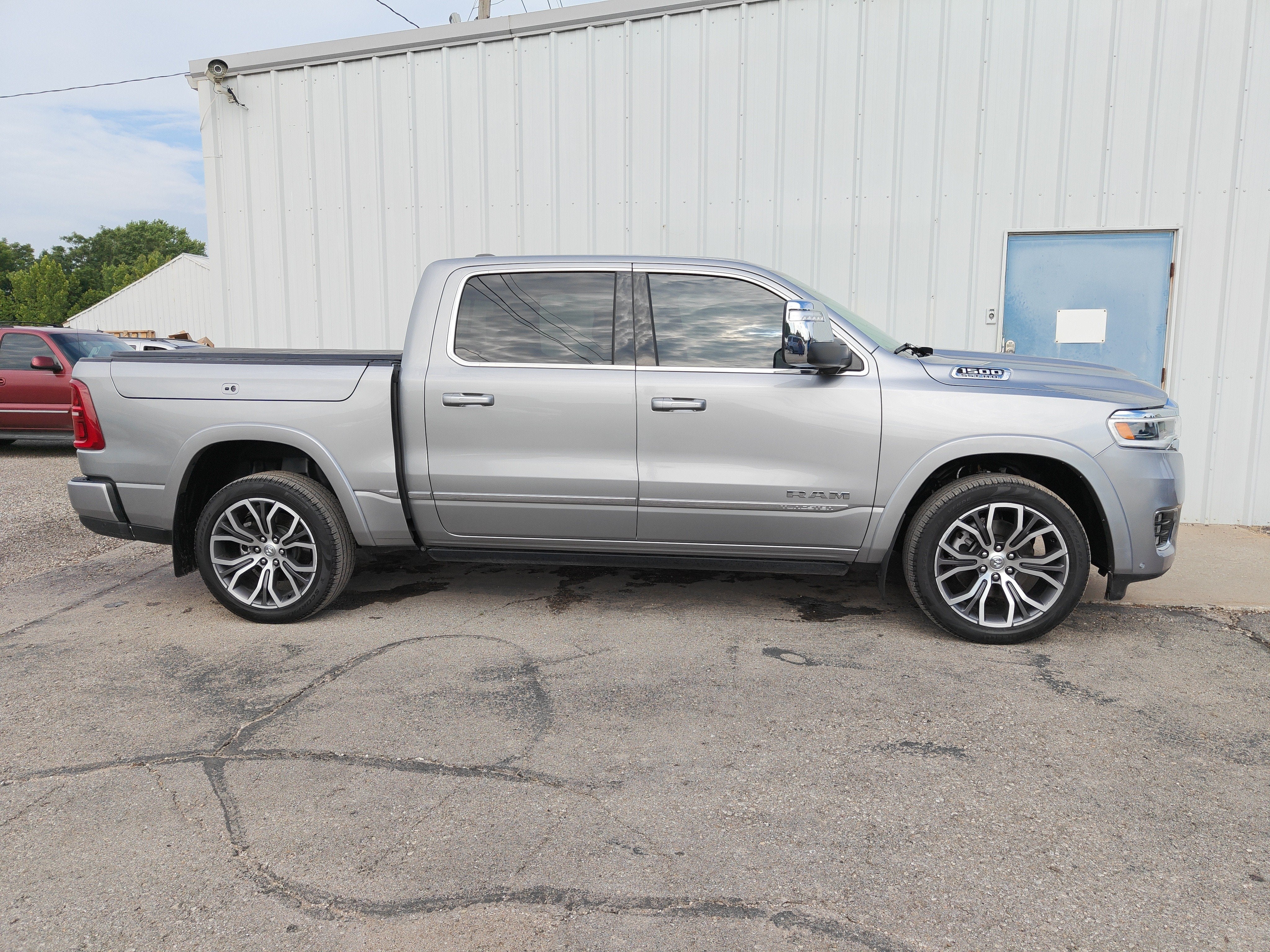 2025 RAM 1500 Tungsten Crew Cab 4x4 5'7' Box