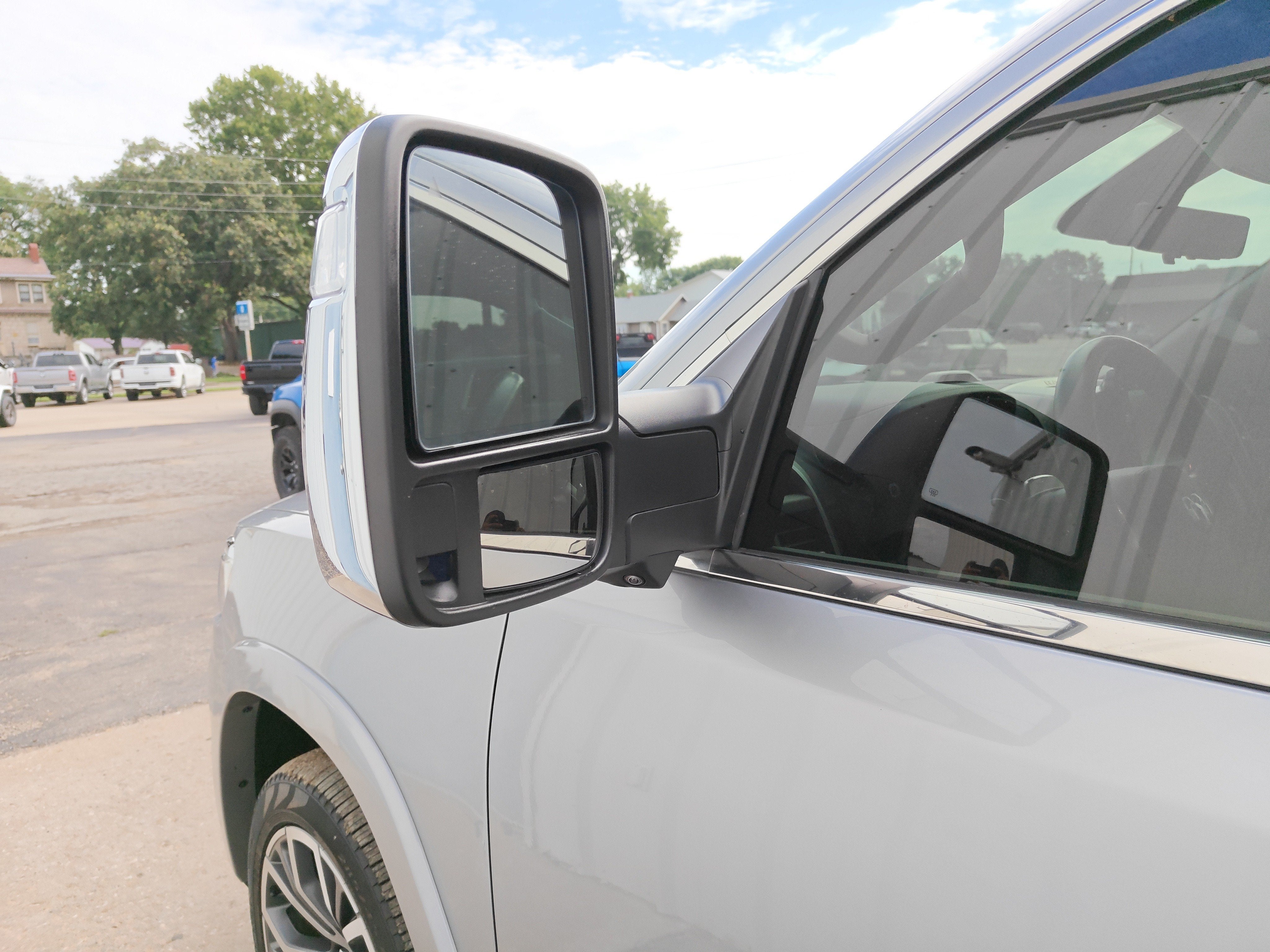 2025 RAM 1500 Tungsten Crew Cab 4x4 5'7' Box