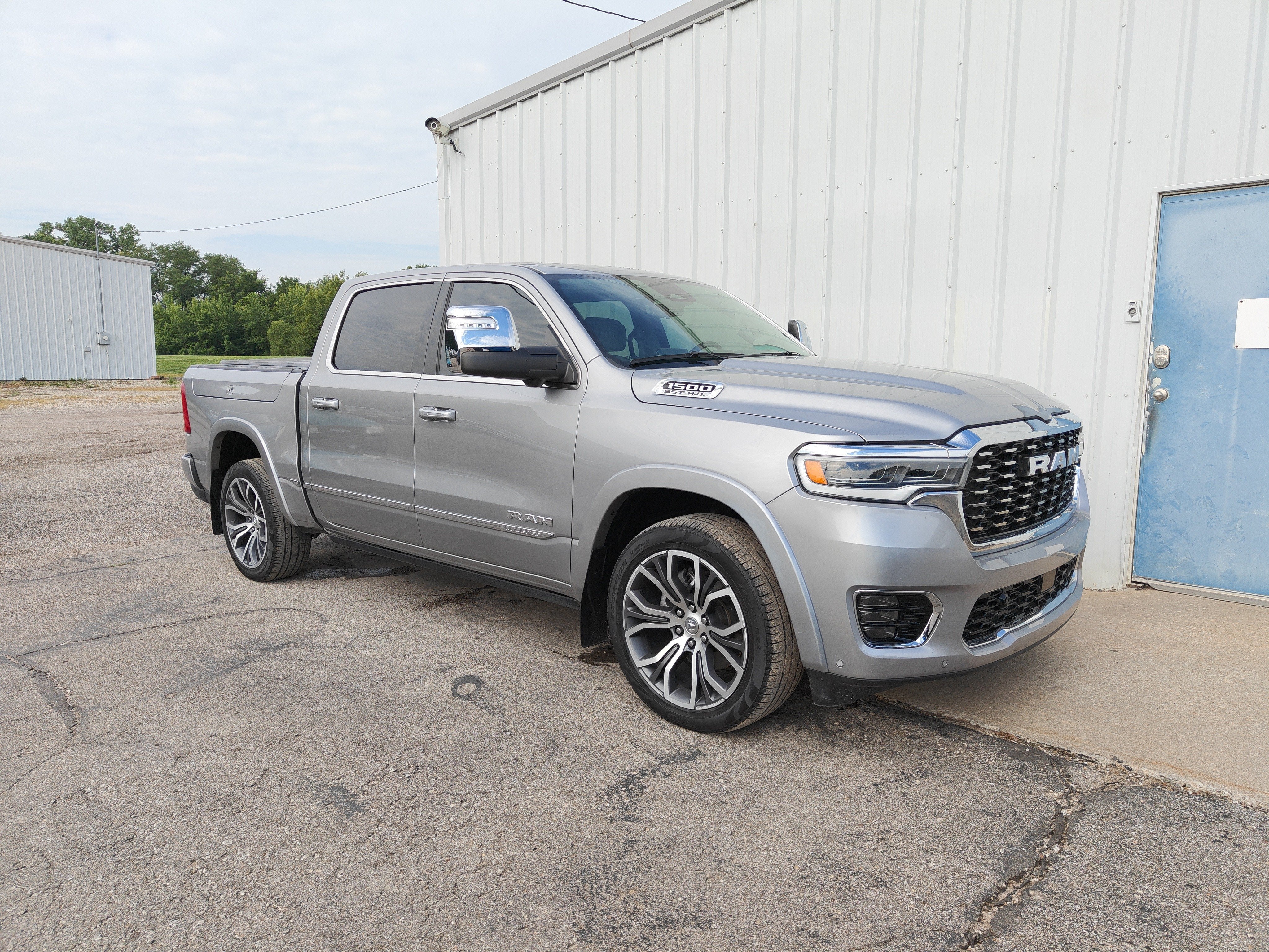 2025 RAM 1500 Tungsten Crew Cab 4x4 5'7' Box