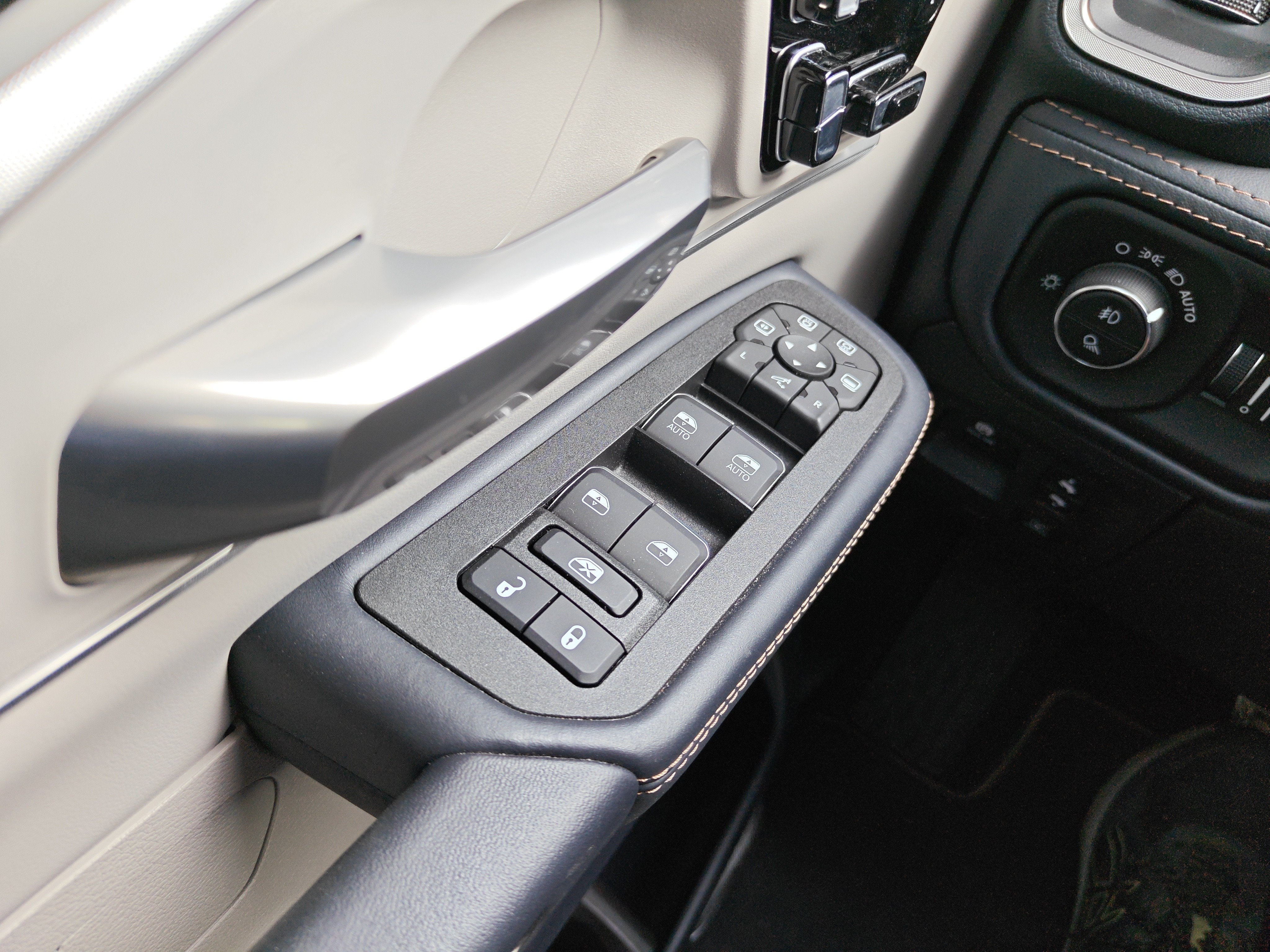 2025 RAM 1500 Tungsten Crew Cab 4x4 5'7' Box