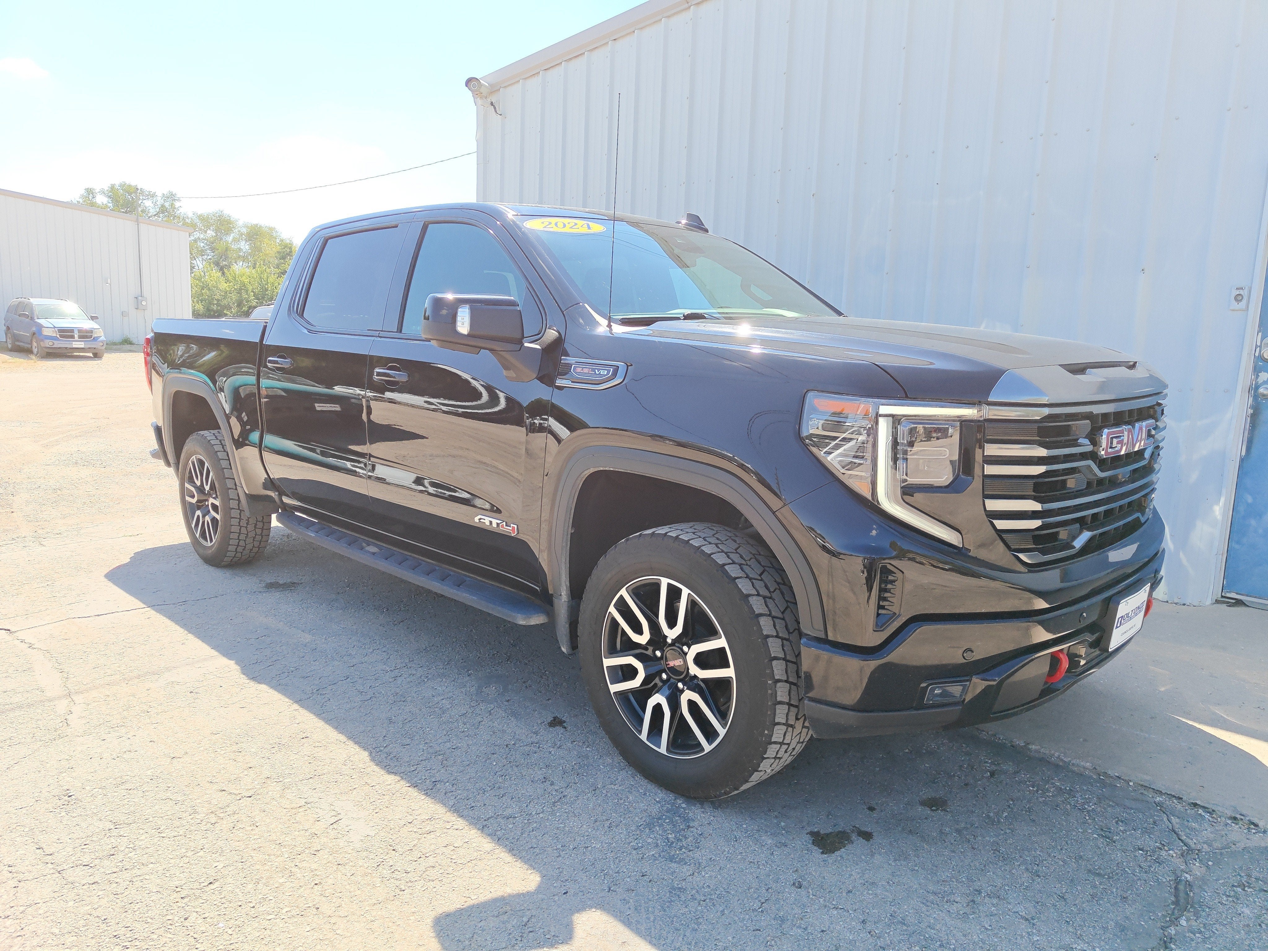 2024 GMC Sierra 1500 4WD Crew Cab Short Box AT4