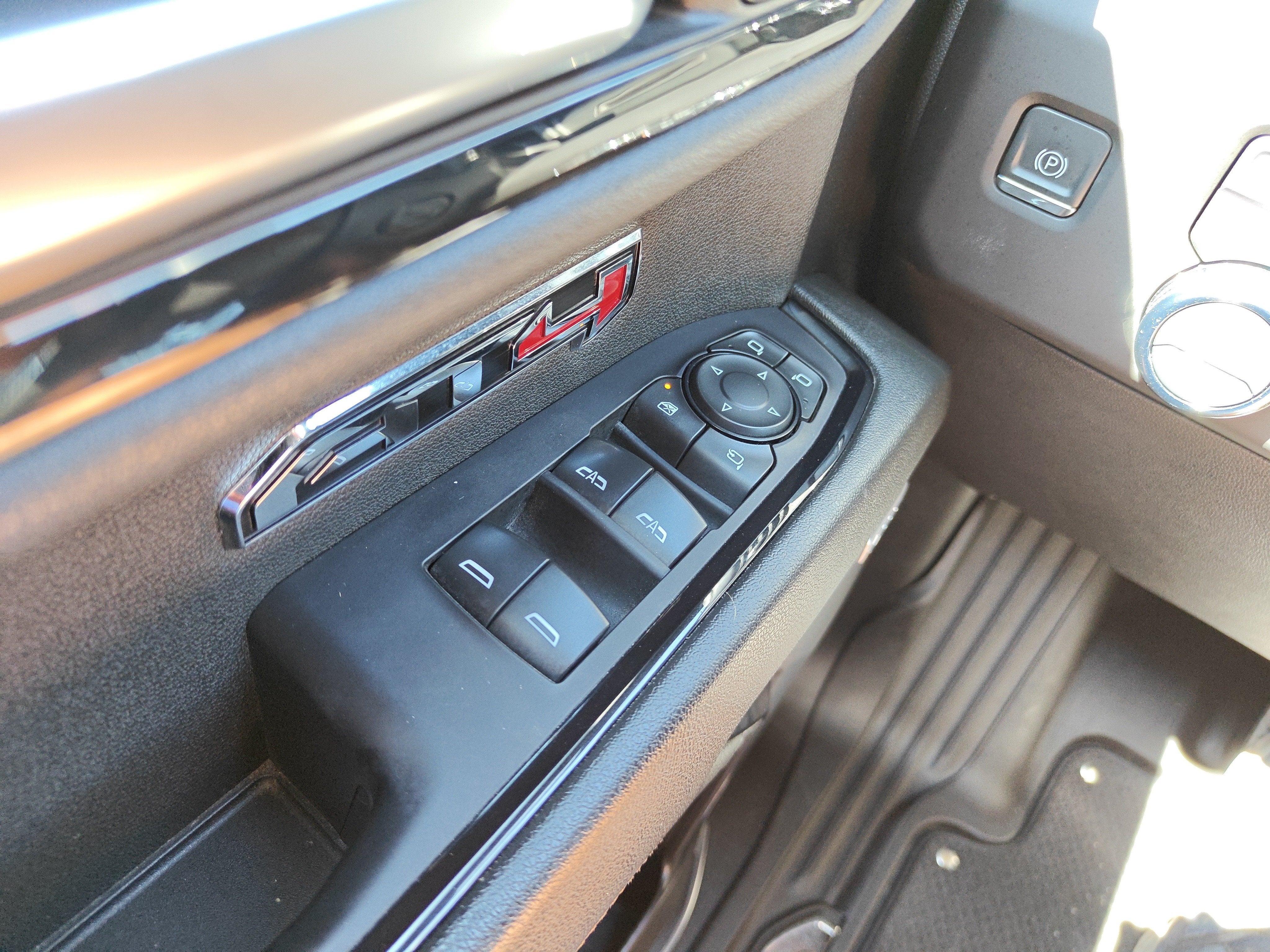 2024 GMC Sierra 1500 4WD Crew Cab Short Box AT4