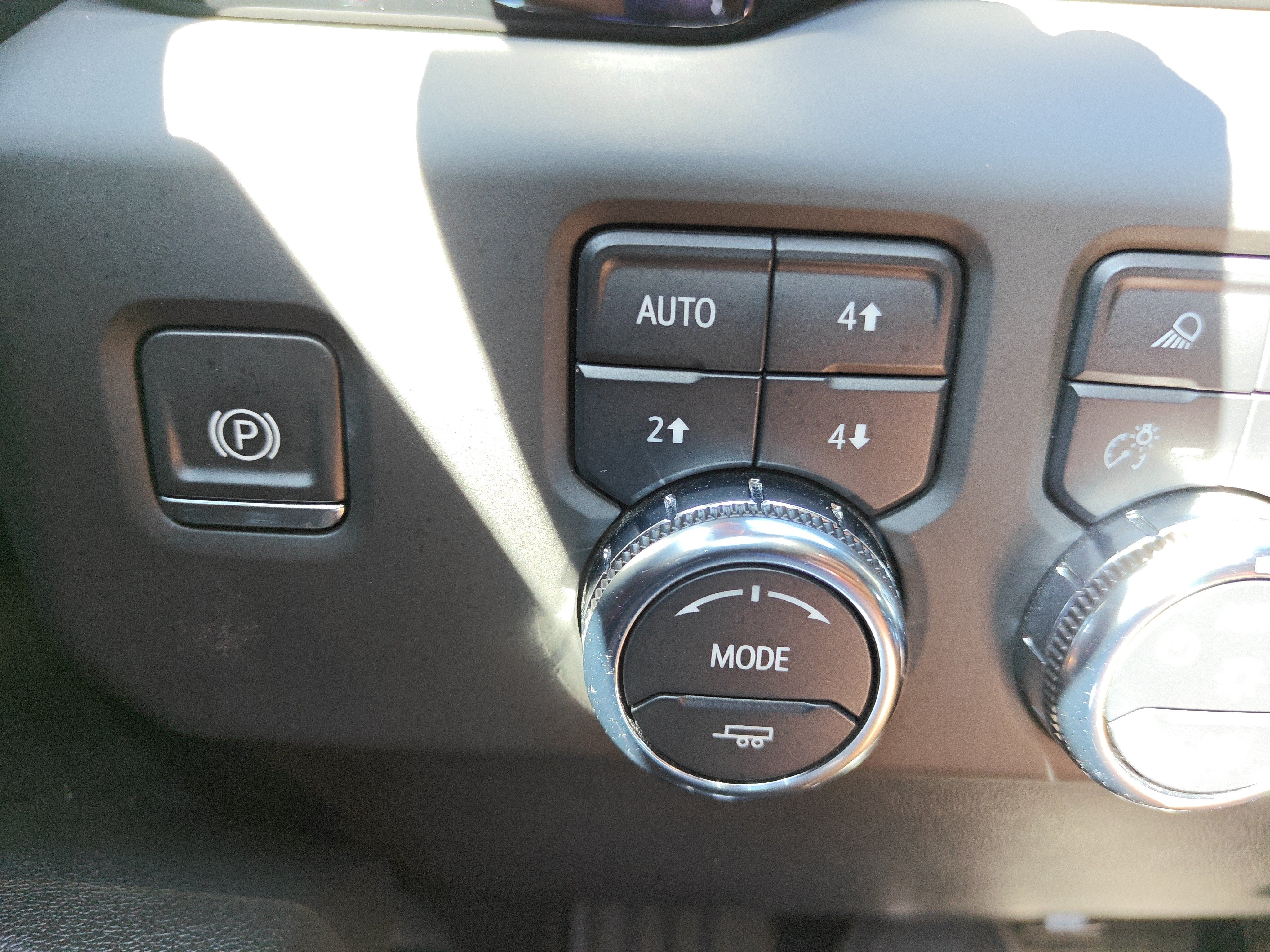 2024 GMC Sierra 1500 4WD Crew Cab Short Box AT4