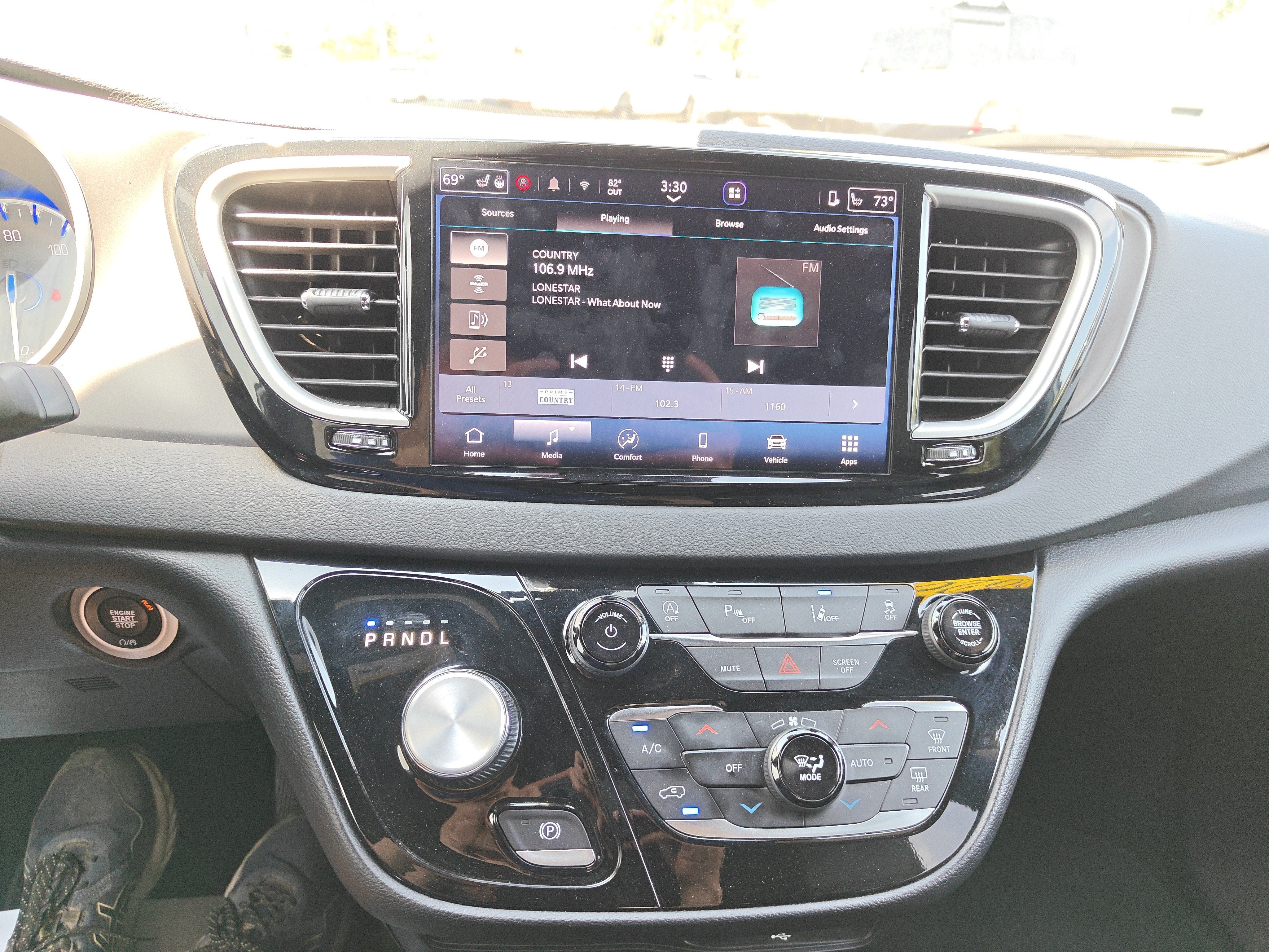 2026 Chrysler Pacifica Select