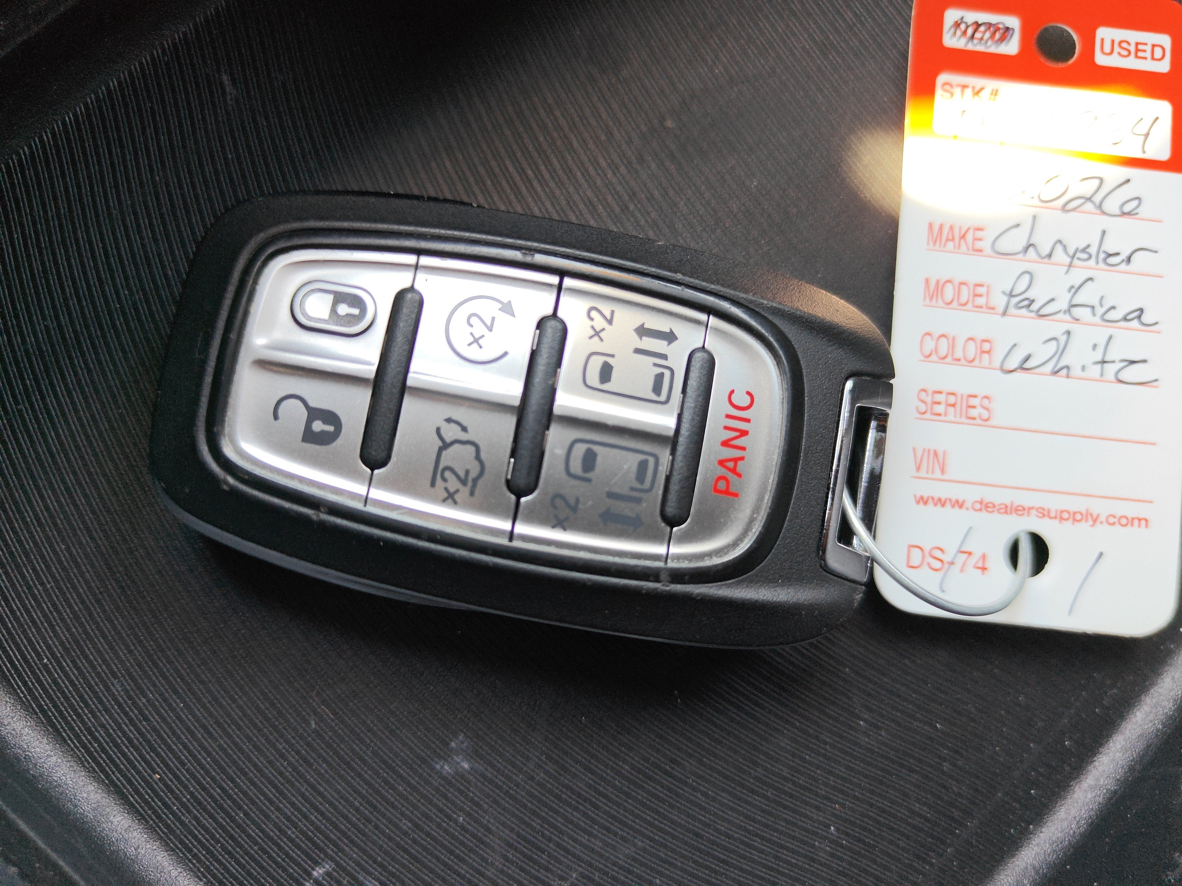 2026 Chrysler Pacifica Select