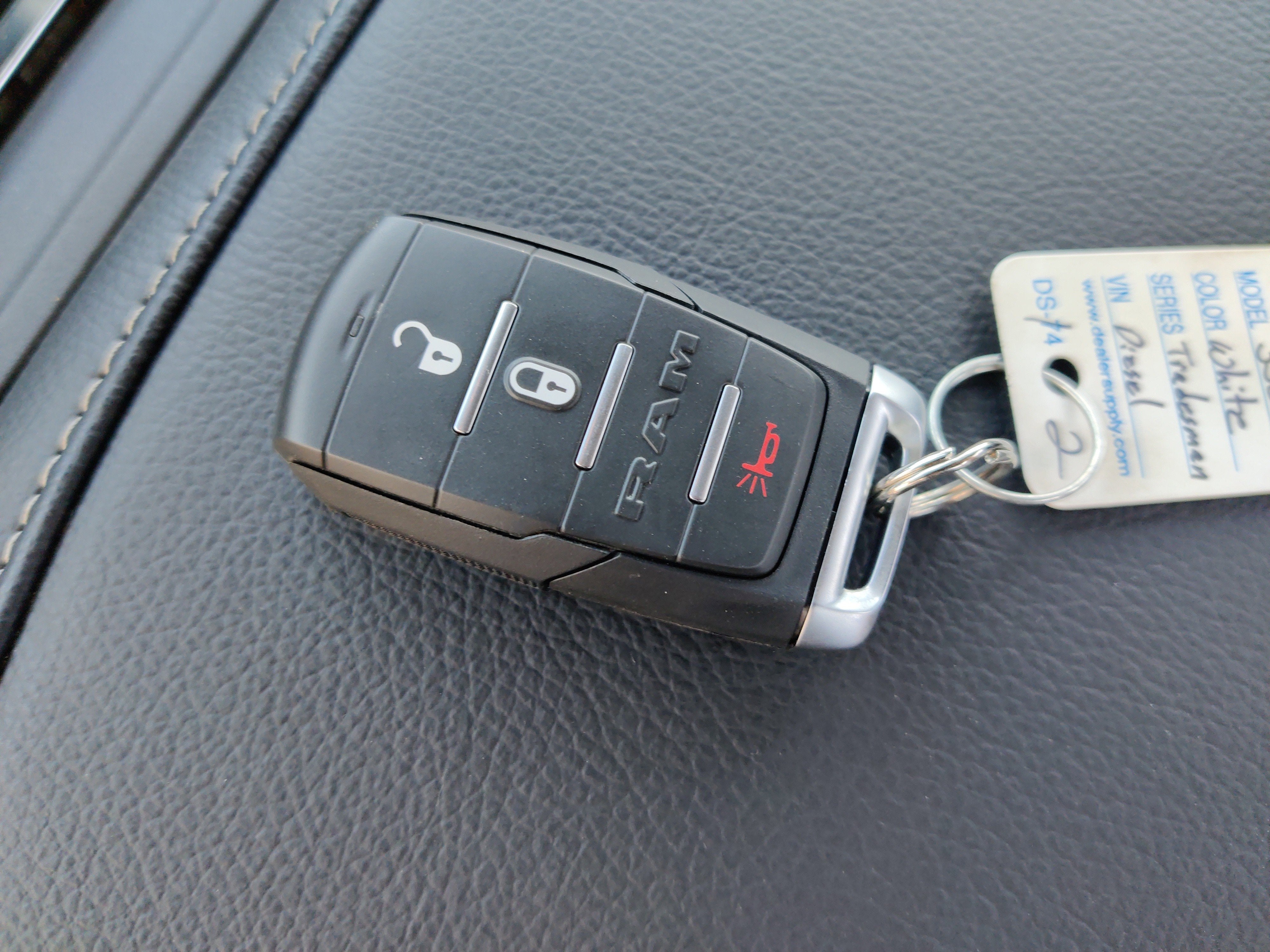 2025 RAM Ram 3500 RAM 3500 TRADESMAN REGULAR CAB 4X4 8' BOX