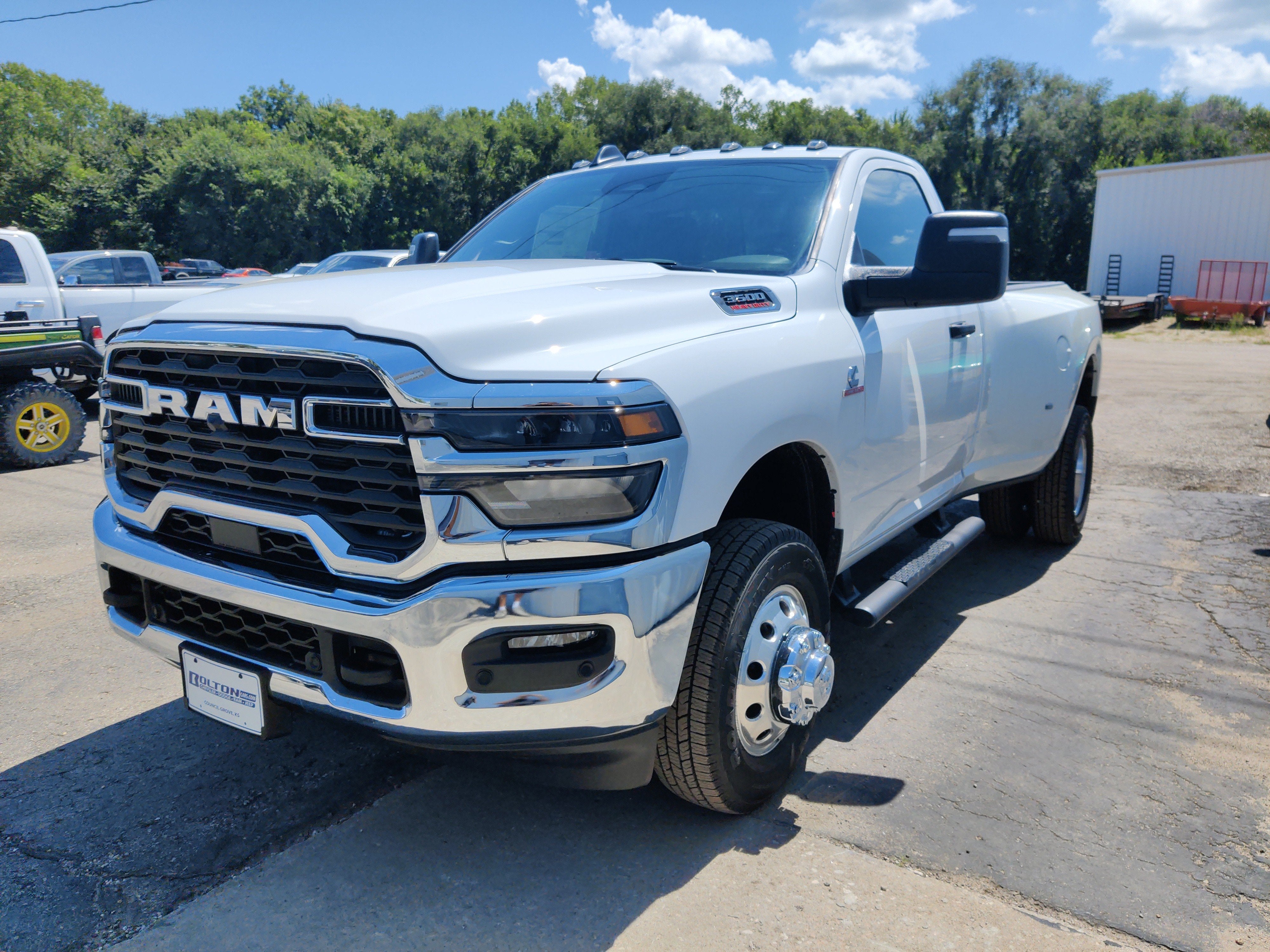 2025 RAM Ram 3500 RAM 3500 TRADESMAN REGULAR CAB 4X4 8' BOX