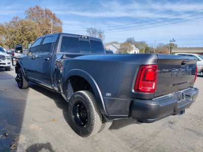 2025 RAM 3500 Limited Crew Cab 4x4 8' Box