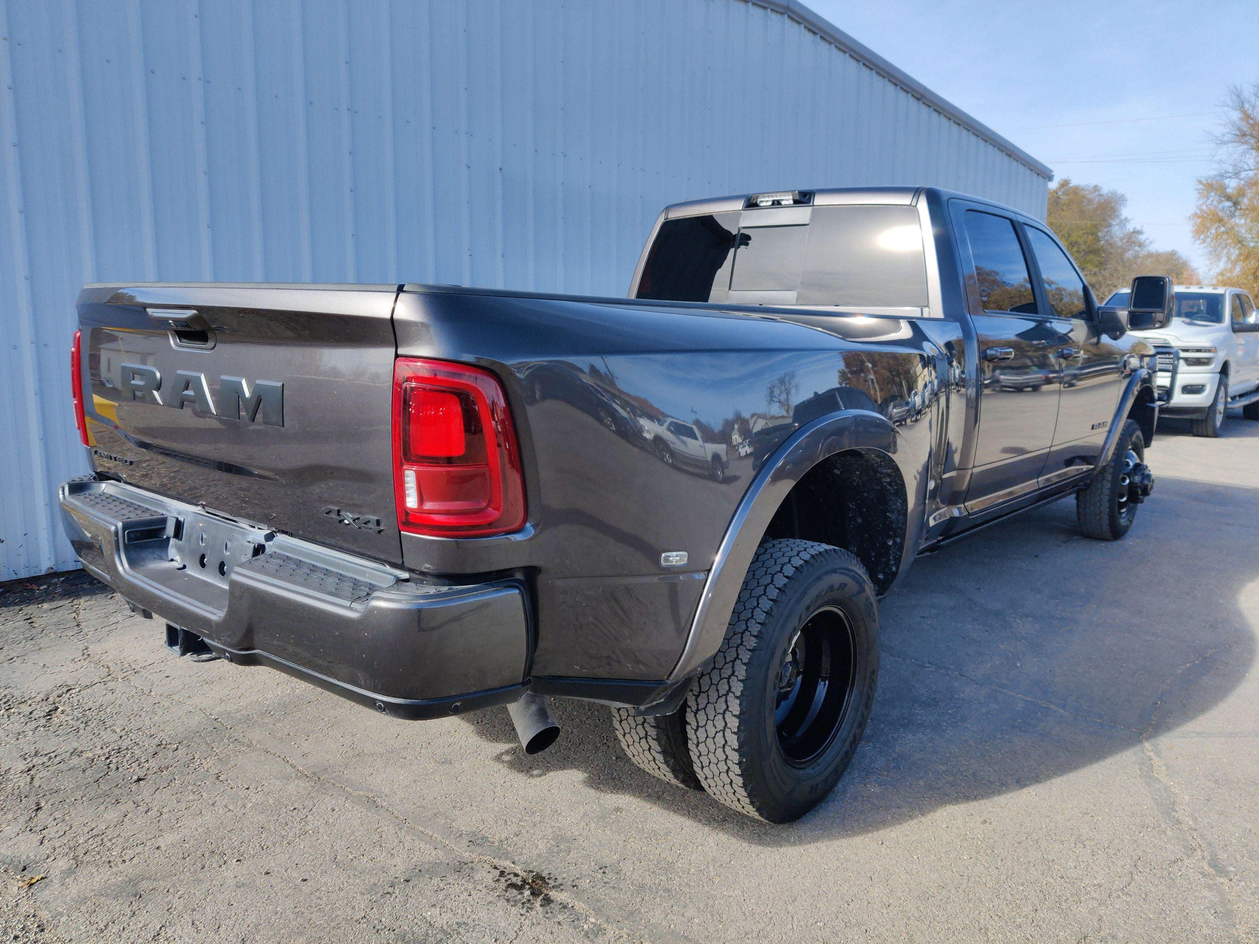 2025 RAM 3500 Limited Crew Cab 4x4 8' Box