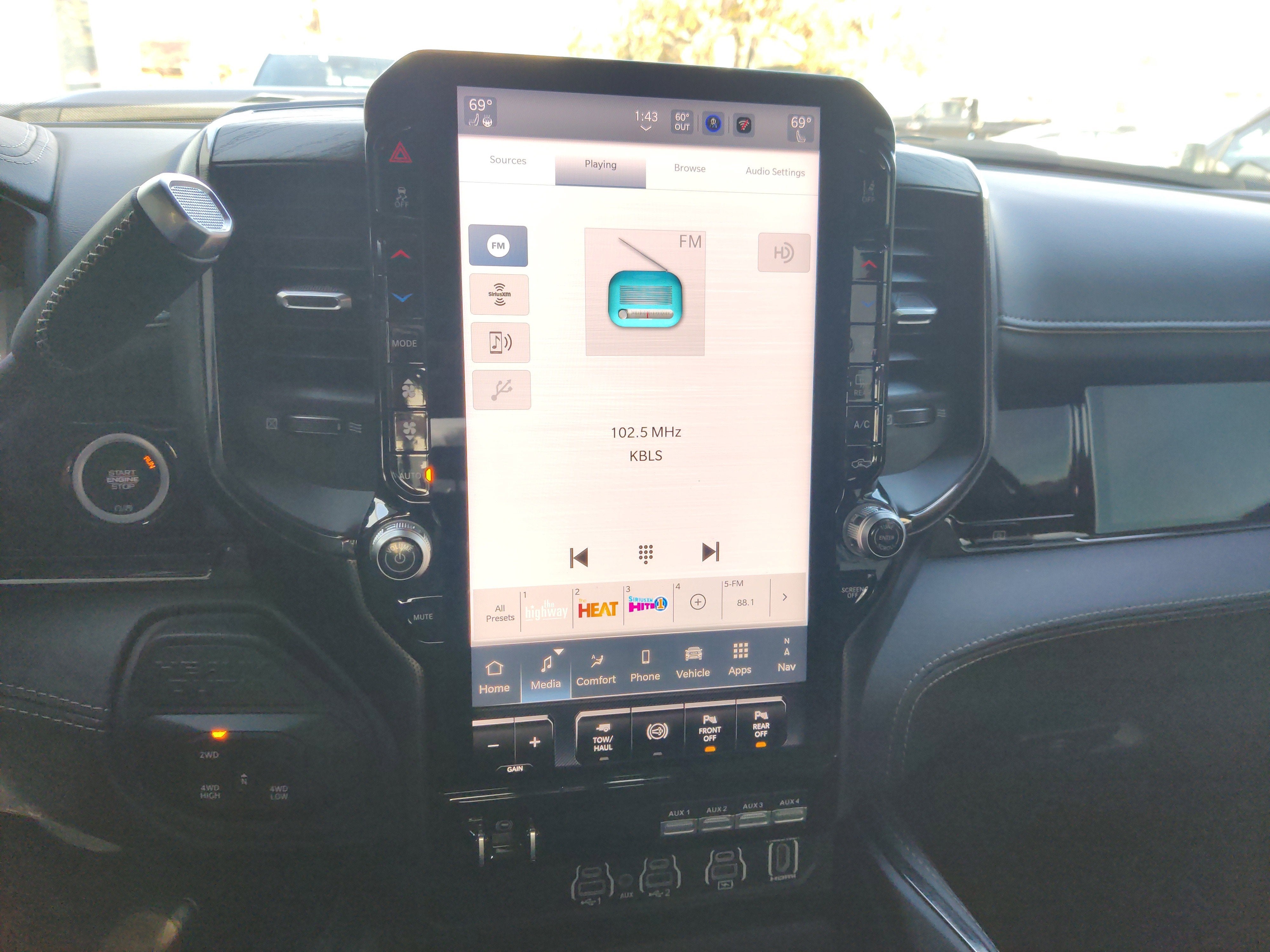 2025 RAM 3500 Limited Crew Cab 4x4 8' Box