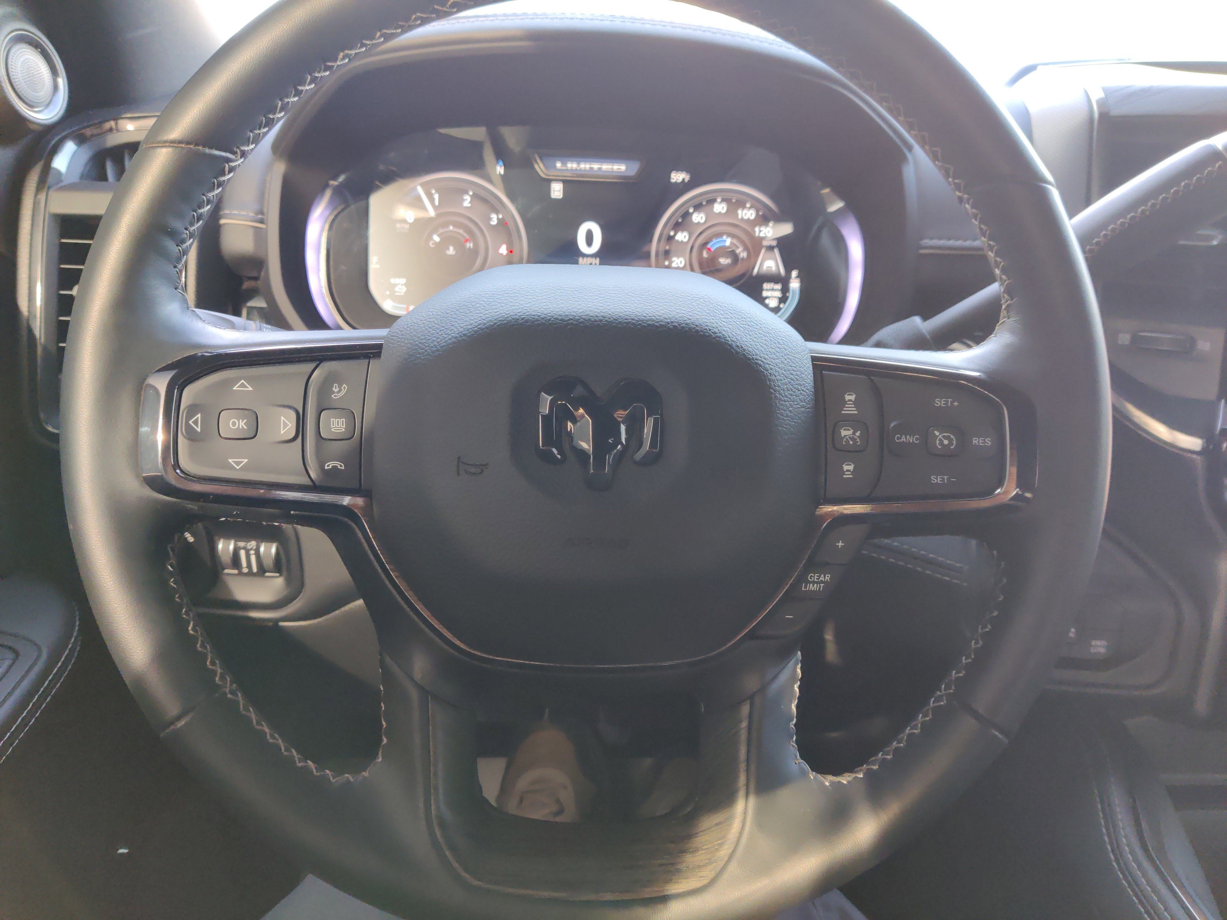 2025 RAM 3500 Limited Crew Cab 4x4 8' Box