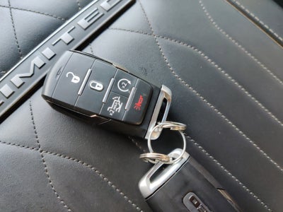 2025 RAM 3500 Limited Crew Cab 4x4 8' Box