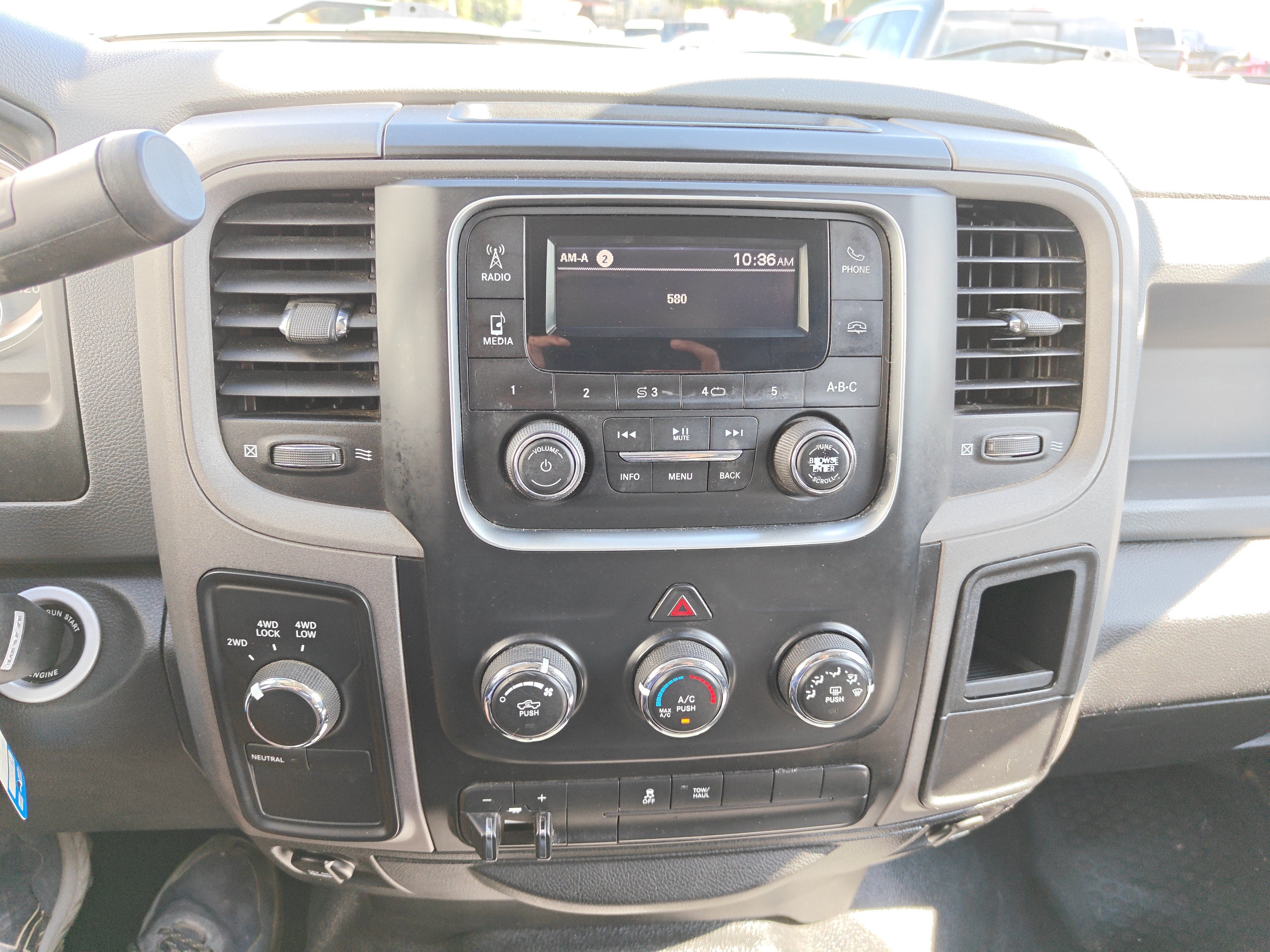 2018 RAM 2500 Tradesman Crew Cab 4x4 6'4' Box