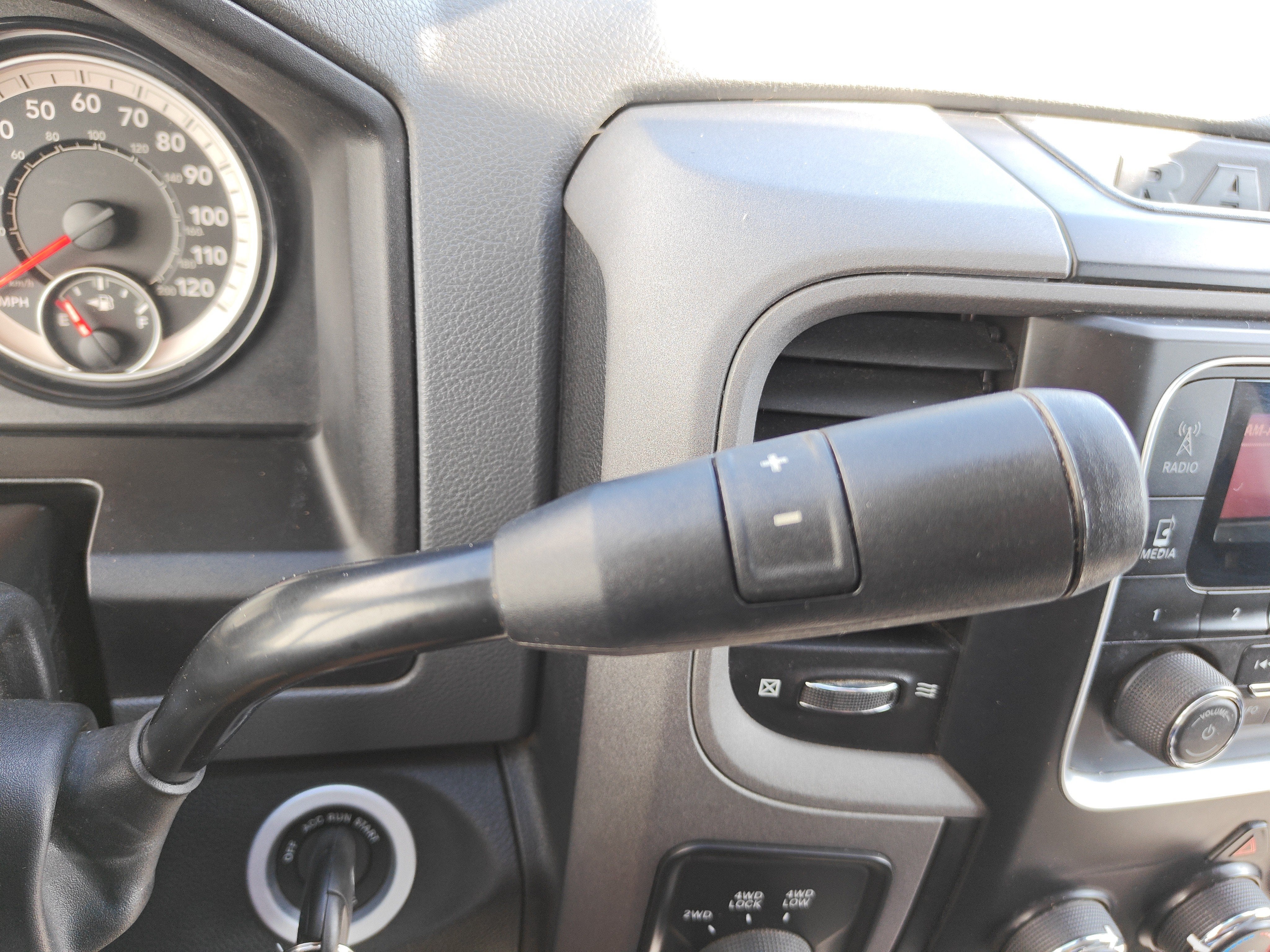 2018 RAM 2500 Tradesman Crew Cab 4x4 6'4' Box
