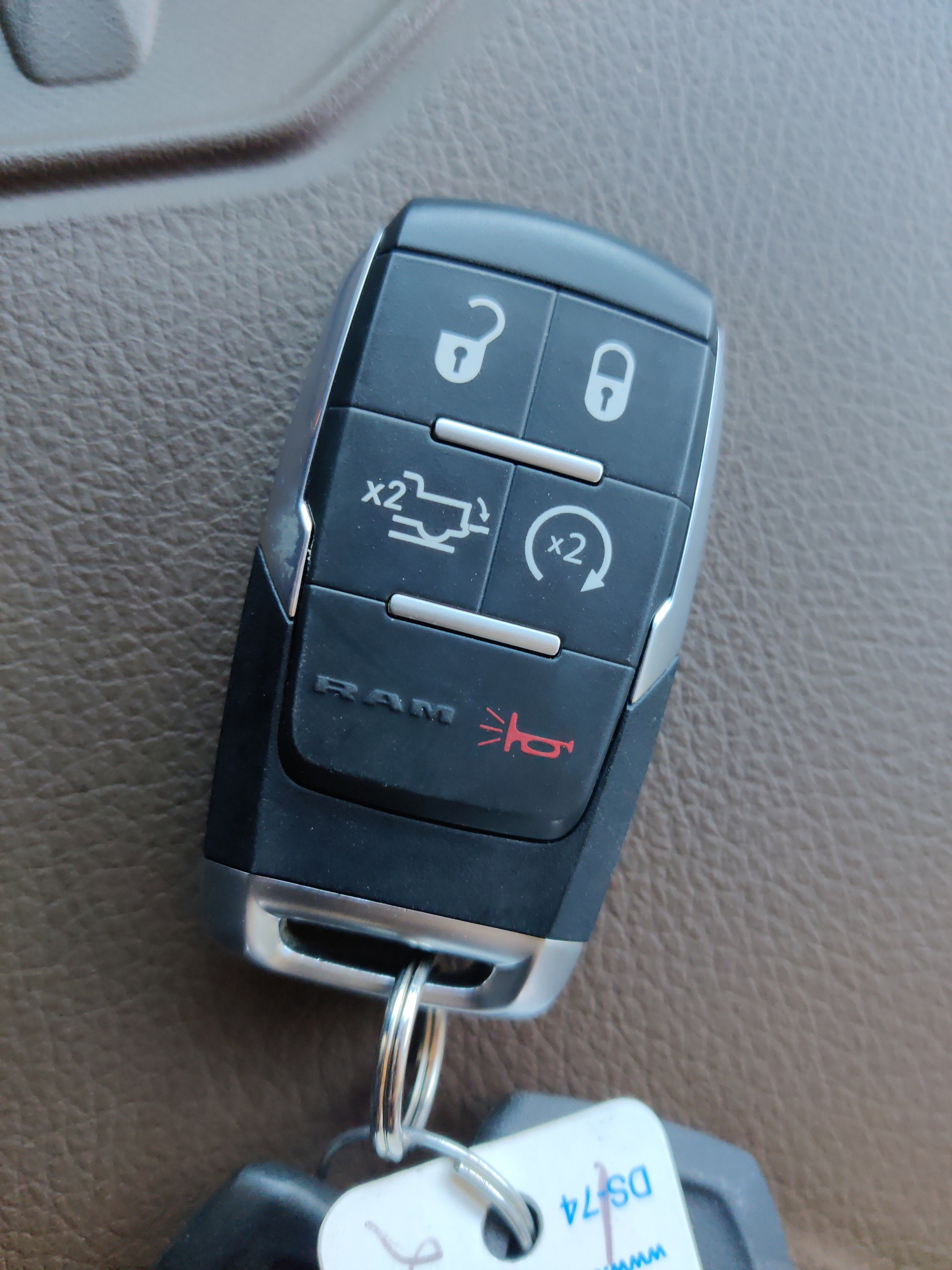 2022 RAM 2500 Laramie Crew Cab 4x4 6'4' Box