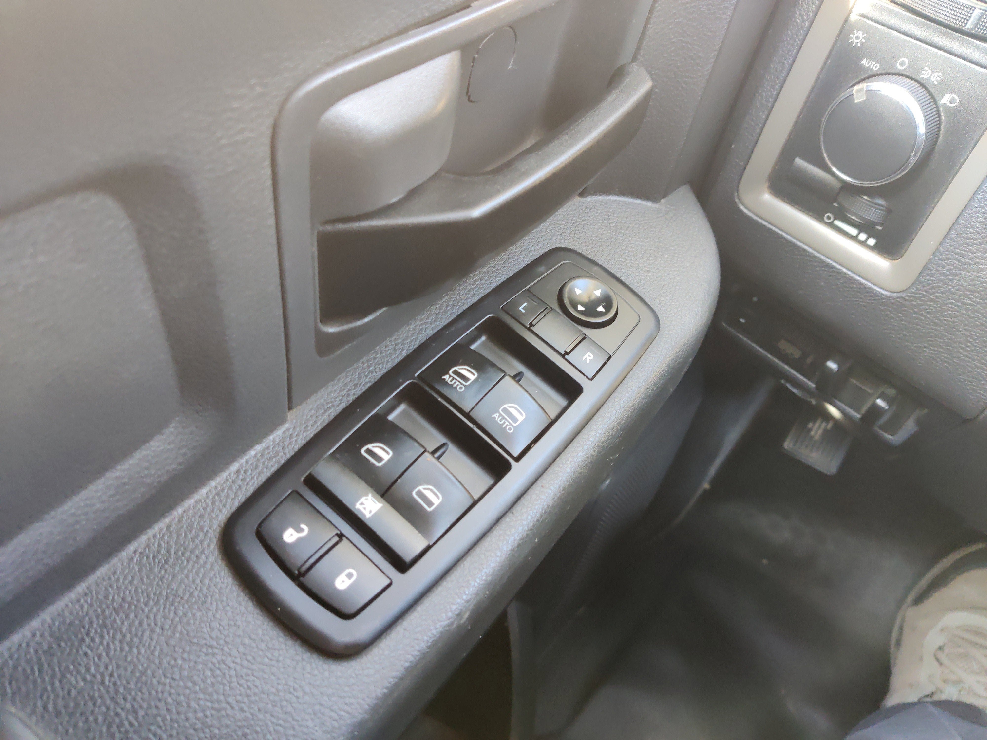 2011 RAM Ram 5500 HD Chassis ST/SLT/Laramie